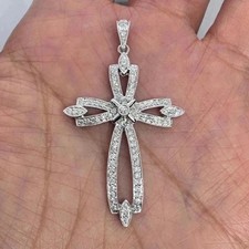 Collana con ciondolo croce