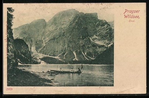 Lago braies tirolo barca a - di,