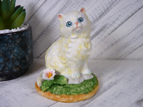 Statuina gatto bianco giallo - gatto, e