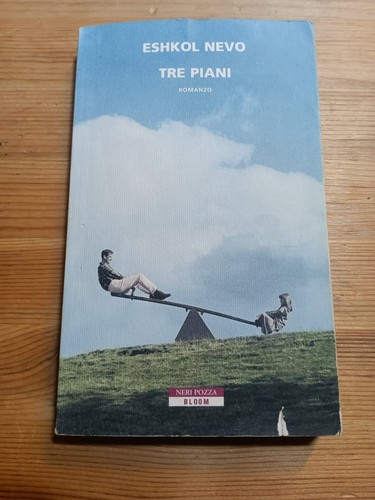 Tre piani nevo ed neri - piani,