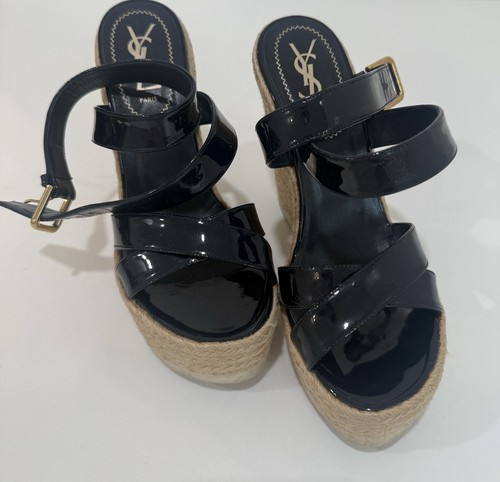 Scarpe sandali con zeppa