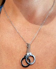 Collana manette corte per