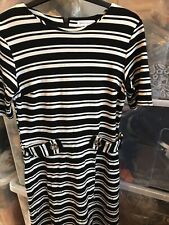 Abito bianco e nero da magazzino con disegno fibbia ai lati taglia 12 b6