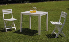 SET TAVOLO E SEDIE IN RESINA