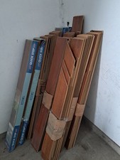 Pavimento laminato color noce - laminato,