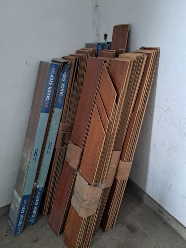 Pavimento laminato color noce - pavimento,