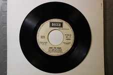 The Rolling Stones – Jumpin'