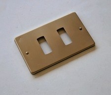 Ave placca placchetta 2 moduli posti fori serie Grattacielo bronzo