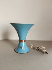 lampada da tavolo a cono