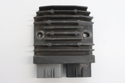 Regolatore raddrizzatore
