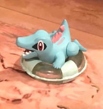 POKEMON TOTODILE su TUBO ESTATE SOLE MINIFIGURE TAKARA TOMY GIOCATTOLO