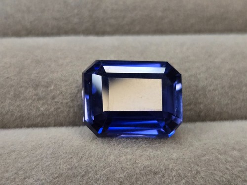 Tanzanite blu taglio radiante