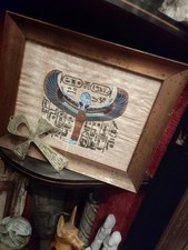 Cornice vintage orig. Egitto legno oro anticato papiro Dea Iside protezione...