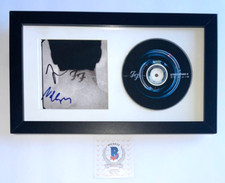 TAYLOR HAWKINS NATE MENDEL FIRMATO FOO FIGHTERS CD COVER INCORNICIATA BAND MUSICALE BASE