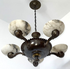 Grande e bellissimo lampadario