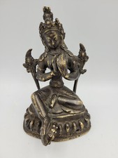 Piccola statua asiatica in