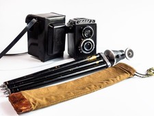 Vendo fotocamera Lubitel 2 6x6 con custodia con treppiede Meopta.