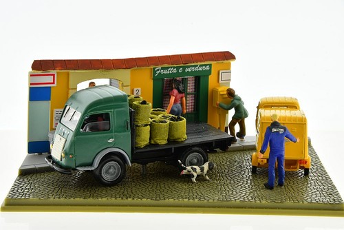 Diorama renault vespa la - diorama, +