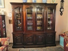 Mobile in legno con vetrina 4 ante realizzato a mano