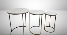 3 Tavolini Bauhaus di design, con base in marmo e struttura in ottone