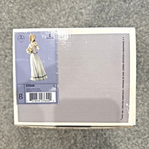 Lladro 7644 innocence bloom - innocence, in