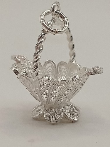 Ciondolo mini scultura - , cestino