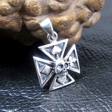 Ciondolo portafortuna teschio