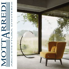 Poltrona in tessuto con base