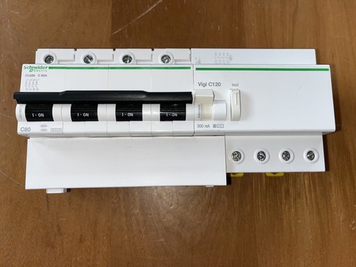 Disjoncteur a9n18373 - disjoncteur,
