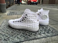 Converse all star personalizzate con borchie ceramica bianche e teschi argento