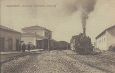 Cosenza  -  Stazione Ferroviaria  -  Interno  -  Bella animata con Treno