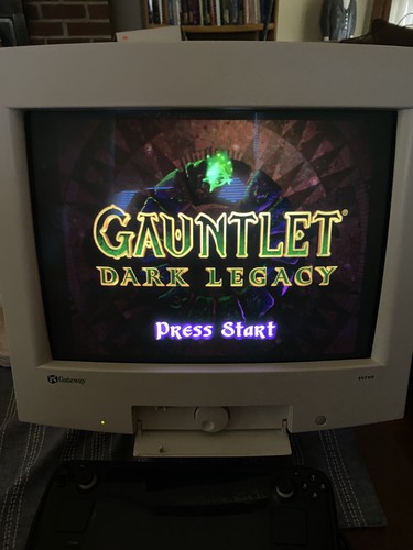 Vintage gateway ev700 crt - 16",