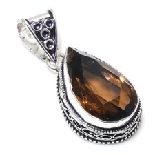 Ciondolo gioiello moda fatto a