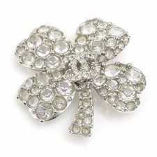 Spilla trifoglio logo CHANEL