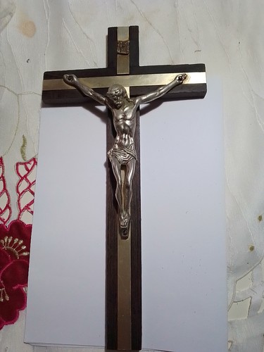 Crocifisso legno metallo cm25 - metallo,