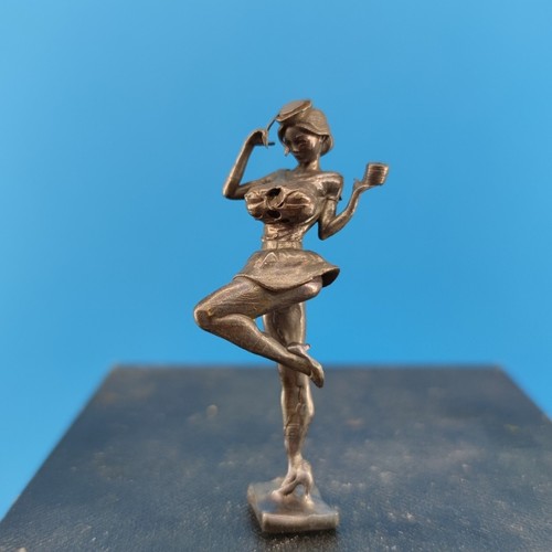 Statuina modello cameriera