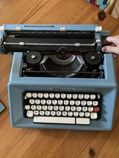 olivetti macchina da scrivere lettera 46 + box originale