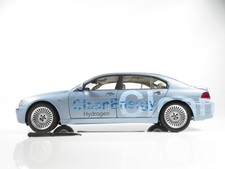 Met acqua blu 1:18 Kyosho BMW