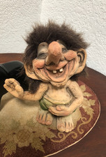 Nyform norway laughing troll - laughing,