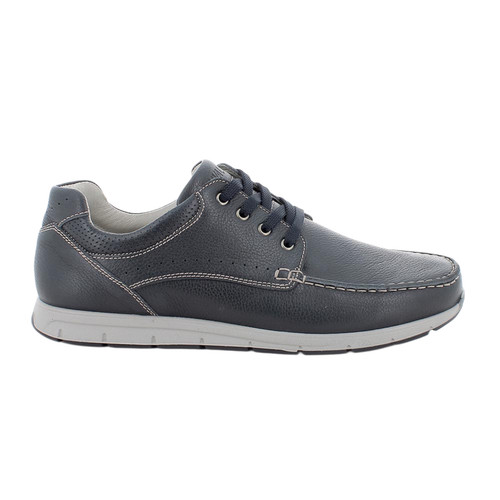 Scarpe mocassino allacciato