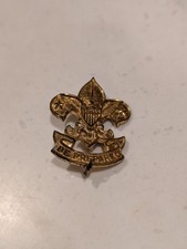 Antica spilla distintivo boy