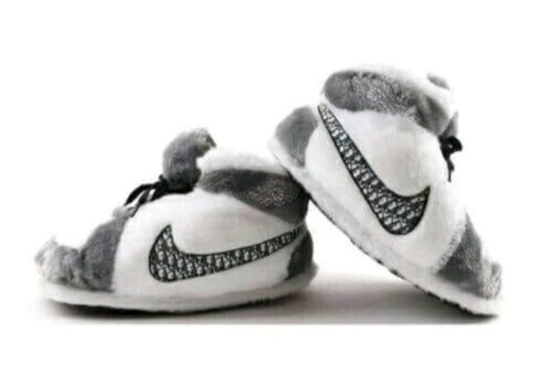 Nuove pantofole nike - nuove,