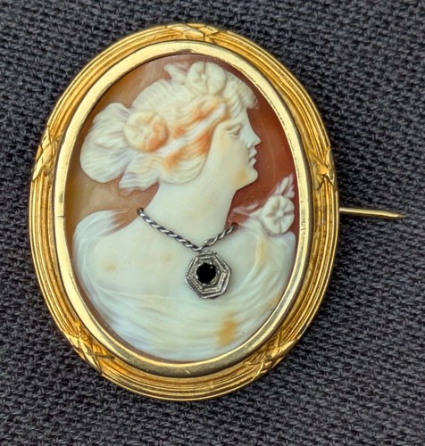 Spilla antica - , pietra
