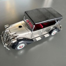 Accendino, a forma di auto