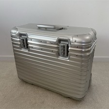 RIMOWA Topas Trolley pilota