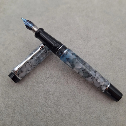 Aurora 14k fountain pen - 14k,