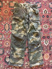 Pantaloni cargo mimetici