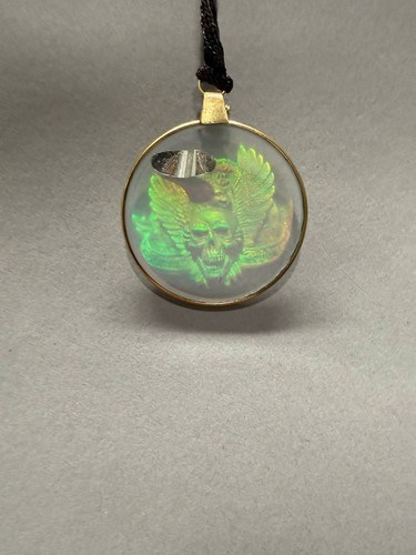 Collana con ciondolo ala