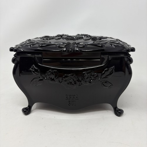 Anna sui beauty - anna, dresser