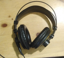 AKG K-240 Cuffie monitor ottime condizioni